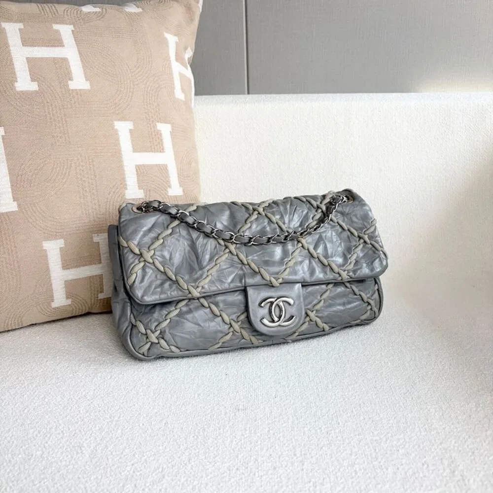 Chanel Women Pre-Loved Bag Very Good Condition - Picture 6 of 9